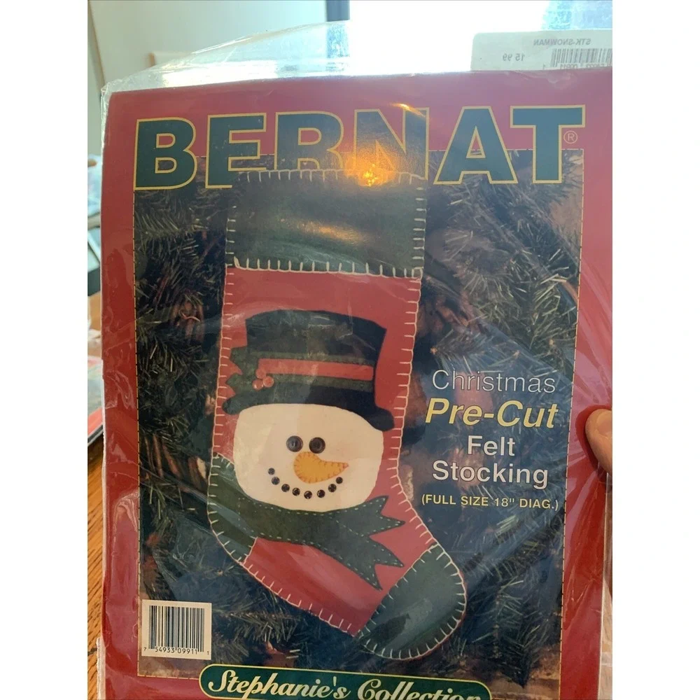 Bernat Snowman Christmas Pre-cut‎ Felt Stocking Kit Full Size 18